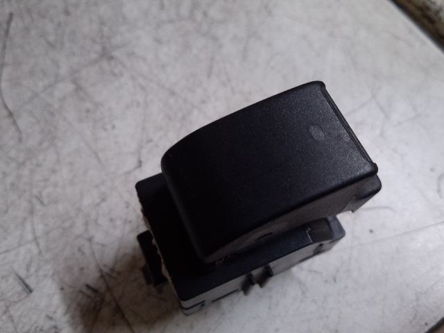 bontott TOYOTA COROLLA VERSO Jobb hátsó Ablakemelő Kapcsoló