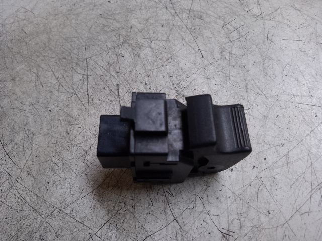 bontott TOYOTA COROLLA VERSO Jobb hátsó Ablakemelő Kapcsoló