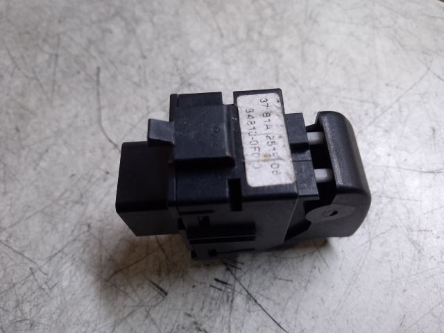 bontott TOYOTA COROLLA VERSO Jobb hátsó Ablakemelő Kapcsoló