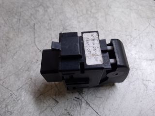 bontott TOYOTA COROLLA VERSO Jobb hátsó Ablakemelő Kapcsoló