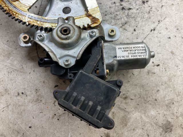 bontott TOYOTA COROLLA VERSO Jobb hátsó Ablakemelő Szerkezet (Elektromos)