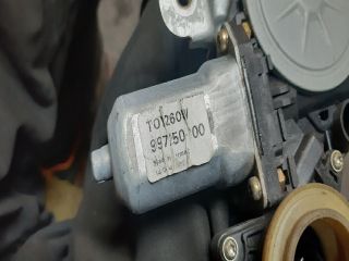 bontott TOYOTA COROLLA VERSO Jobb hátsó Ablakemelő Szerkezet (Elektromos)