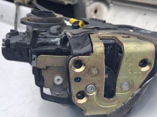 bontott TOYOTA COROLLA VERSO Jobb hátsó Ajtózár