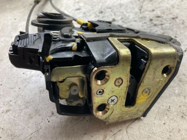 bontott TOYOTA COROLLA VERSO Jobb hátsó Ajtózár