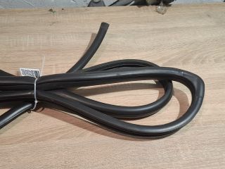 bontott TOYOTA COROLLA VERSO Jobb hátsó Gumikéder