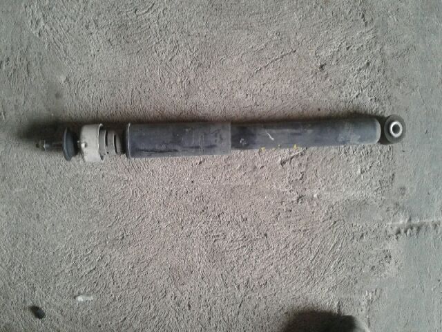 bontott TOYOTA COROLLA VERSO Jobb hátsó Lengéscsillapító