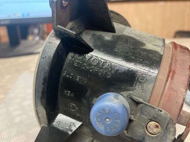 bontott TOYOTA COROLLA VERSO Jobb Ködfényszóró