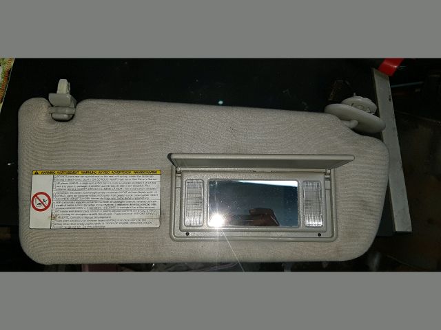 bontott TOYOTA COROLLA VERSO Jobb Napellenző