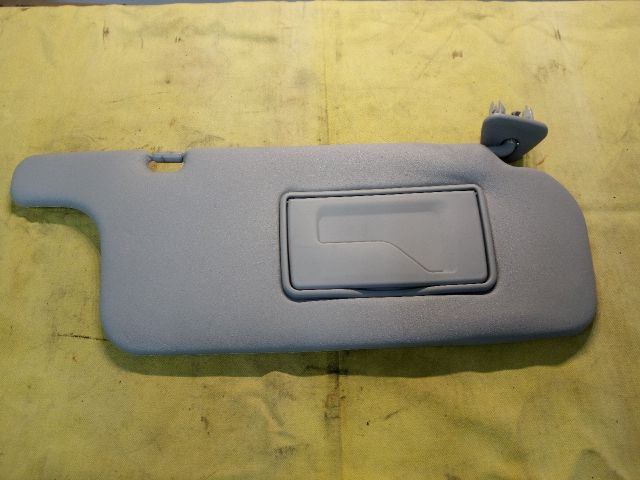 bontott TOYOTA COROLLA VERSO Jobb Napellenző