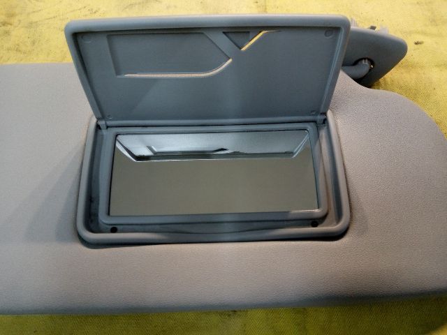 bontott TOYOTA COROLLA VERSO Jobb Napellenző