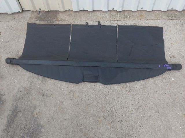 bontott TOYOTA COROLLA VERSO Kalaptartó