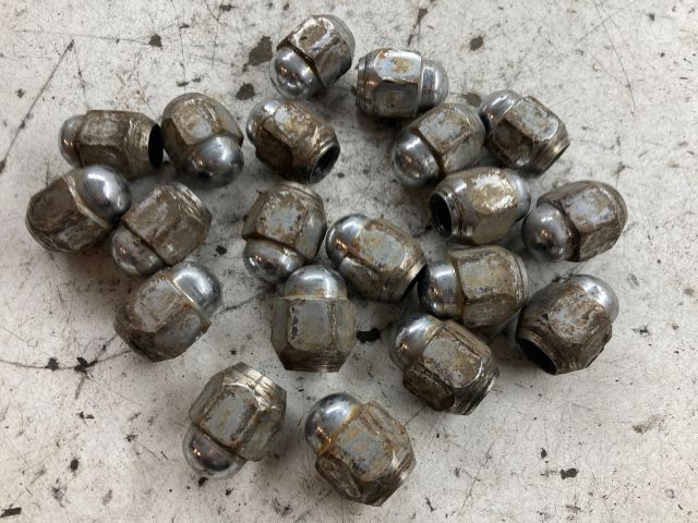 bontott TOYOTA COROLLA VERSO Kerék Csavar Szett