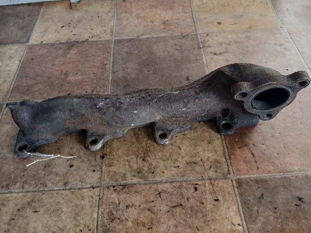 bontott TOYOTA COROLLA VERSO Kipufogó Közösítő