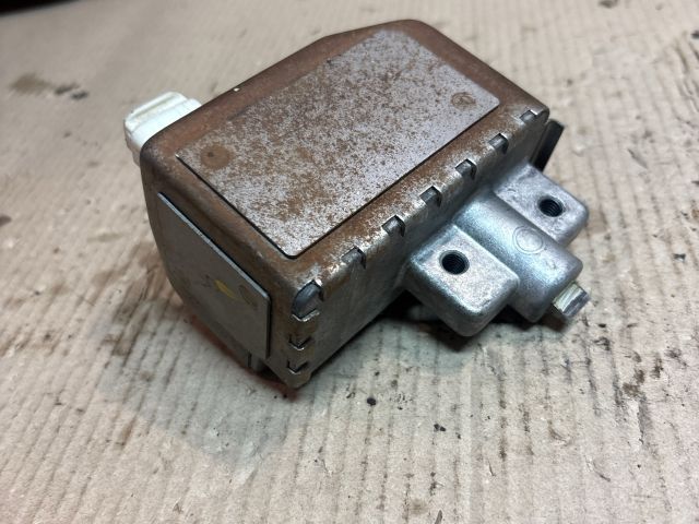 bontott TOYOTA COROLLA VERSO Kormányzár (Elektromos)