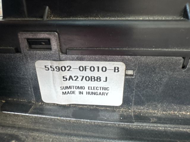 bontott TOYOTA COROLLA VERSO Középkonzol Vezérlő Panel