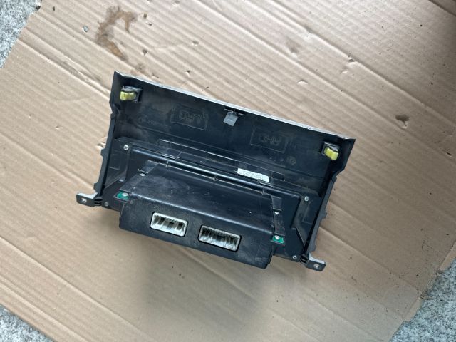 bontott TOYOTA COROLLA VERSO Középkonzol Vezérlő Panel