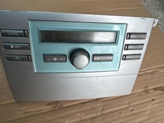 bontott TOYOTA COROLLA VERSO Középkonzol Vezérlő Panel