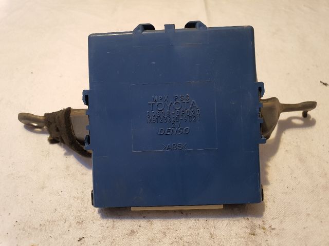 bontott TOYOTA COROLLA VERSO Központizár Elektronika