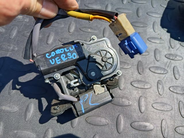 bontott TOYOTA COROLLA VERSO Központizár Motor Csomagtérajtó