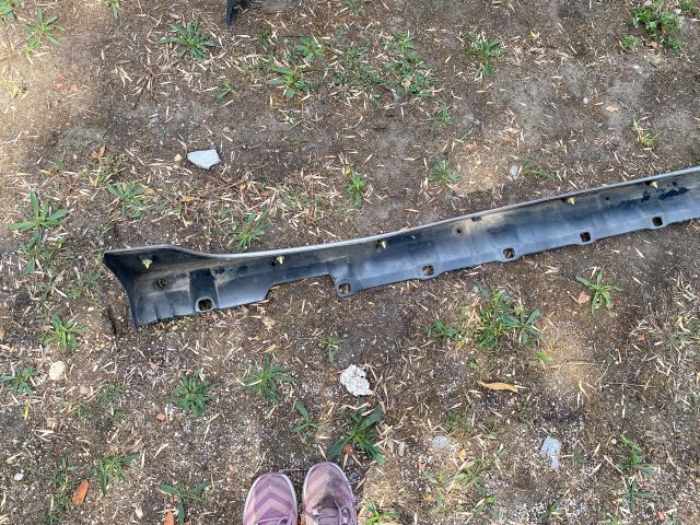 bontott TOYOTA COROLLA VERSO Küszöb Burkolat