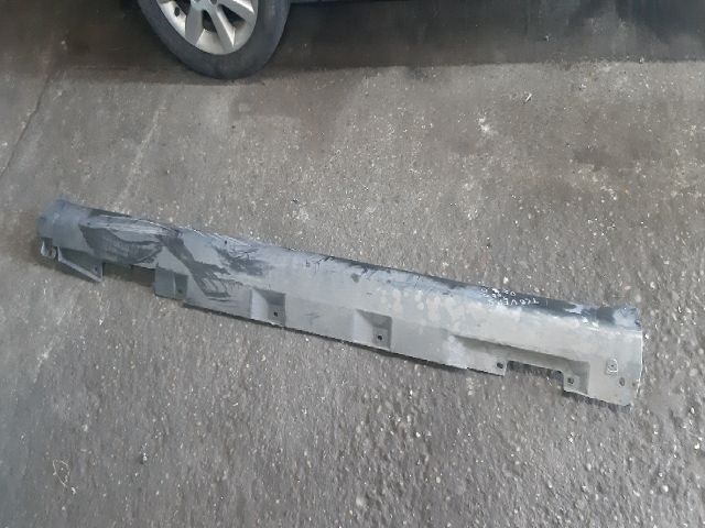 bontott TOYOTA COROLLA VERSO Küszöb Burkolat