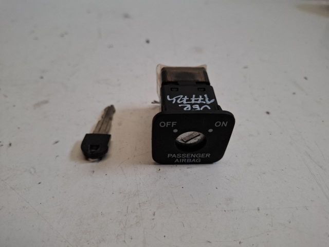 bontott TOYOTA COROLLA VERSO Légzsák Kapcsoló