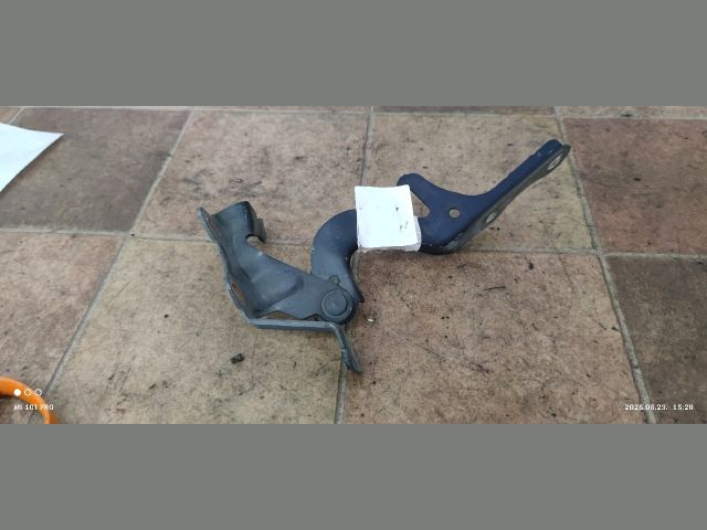 bontott TOYOTA COROLLA VERSO Motorháztető Bal Zsanér