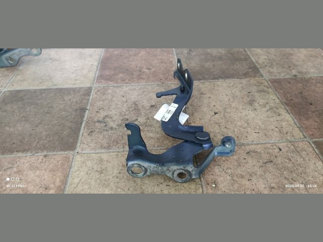 bontott TOYOTA COROLLA VERSO Motorháztető Jobb Zsanér