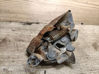 bontott TOYOTA COROLLA VERSO Motorháztető Zárszerkezet