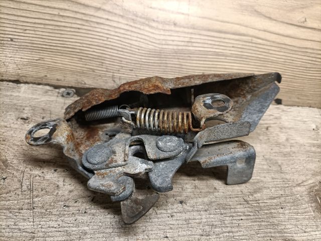 bontott TOYOTA COROLLA VERSO Motorháztető Zárszerkezet