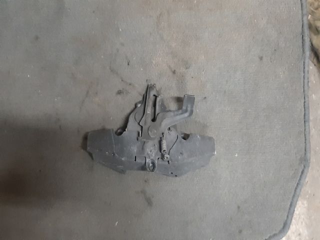 bontott TOYOTA COROLLA VERSO Motorháztető Zárszerkezet