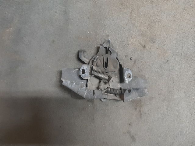 bontott TOYOTA COROLLA VERSO Motorháztető Zárszerkezet