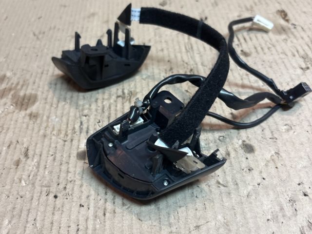 bontott TOYOTA COROLLA VERSO Multikormány Kapcsoló Pár