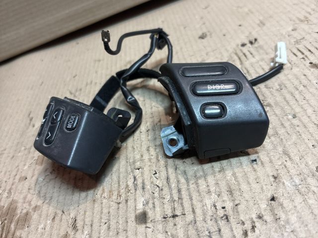 bontott TOYOTA COROLLA VERSO Multikormány Kapcsoló Pár