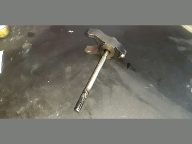 bontott TOYOTA COROLLA VERSO Porlasztó Lefogató