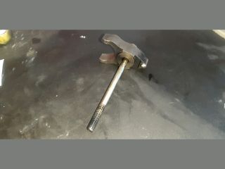 bontott TOYOTA COROLLA VERSO Porlasztó Lefogató