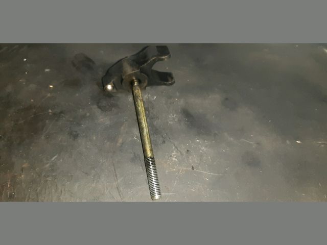 bontott TOYOTA COROLLA VERSO Porlasztó Lefogató