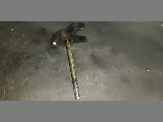 bontott TOYOTA COROLLA VERSO Porlasztó Lefogató