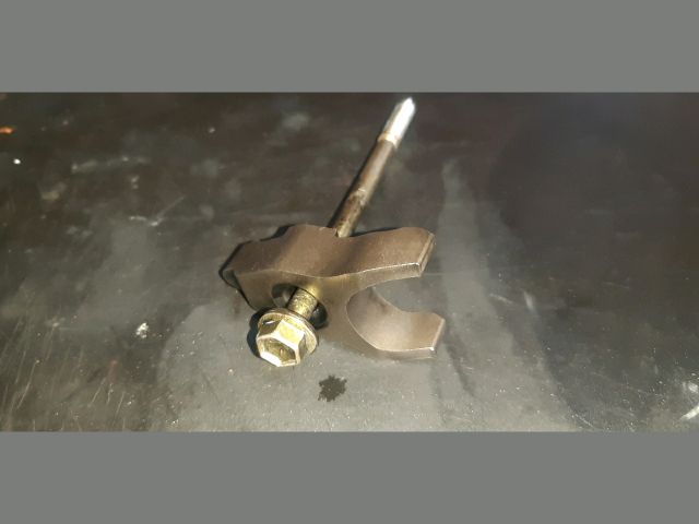 bontott TOYOTA COROLLA VERSO Porlasztó Lefogató