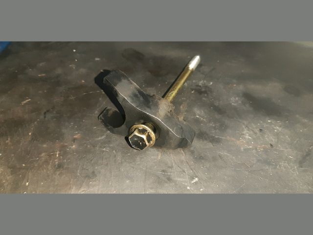 bontott TOYOTA COROLLA VERSO Porlasztó Lefogató