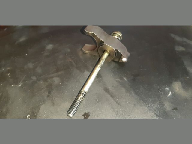 bontott TOYOTA COROLLA VERSO Porlasztó Lefogató