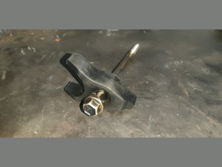 bontott TOYOTA COROLLA VERSO Porlasztó Lefogató