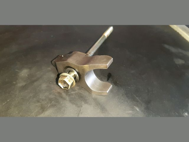 bontott TOYOTA COROLLA VERSO Porlasztó Lefogató