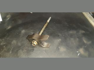 bontott TOYOTA COROLLA VERSO Porlasztó Lefogató