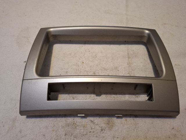 bontott TOYOTA COROLLA VERSO Rádió / CD Keret