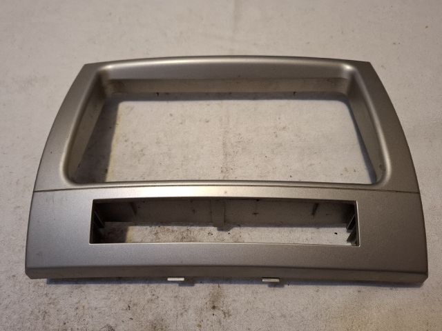 bontott TOYOTA COROLLA VERSO Rádió / CD Keret