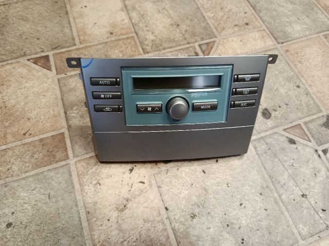 bontott TOYOTA COROLLA VERSO Rádió / CD