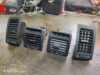 bontott TOYOTA COROLLA VERSO Szellőző Szett