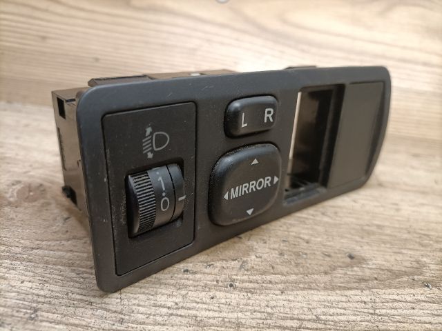 bontott TOYOTA COROLLA VERSO Tükör Kapcsoló