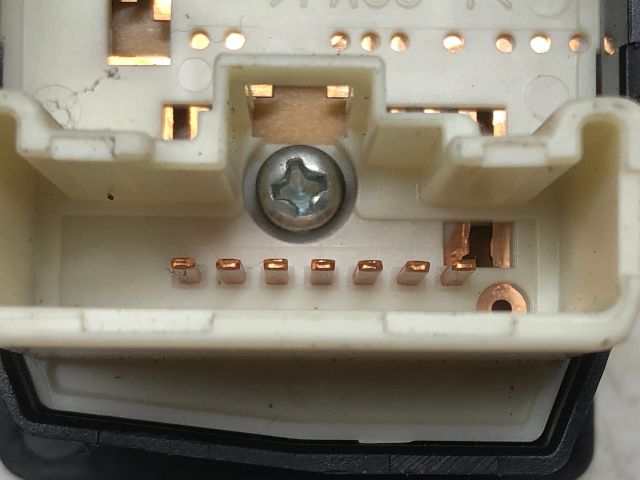 bontott TOYOTA COROLLA VERSO Tükör Kapcsoló